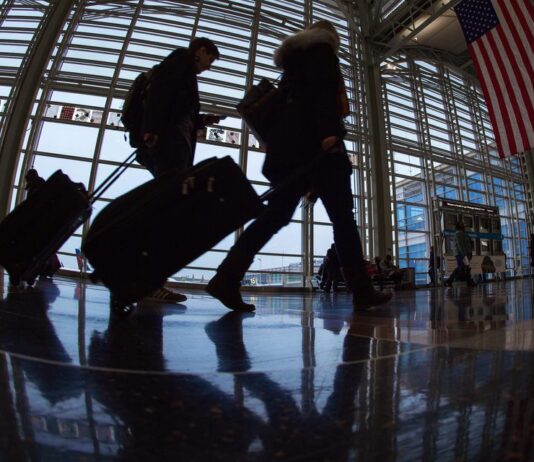 Estados Unidos aumentará personal de seguridad en aeropuertos