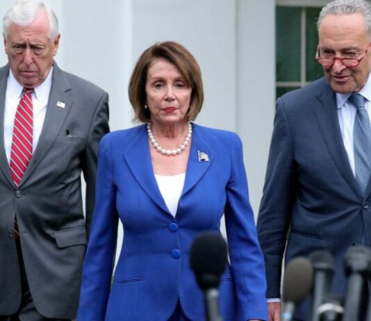 Nancy Pelosi, la presidenta de la Cámara de Representantes de EE.UU. e icono de moda: así es su estilo sofisticado