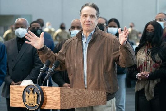 Biden dice que es ‘triste’ la renuncia del gobernador de NY pero respeta su decisión