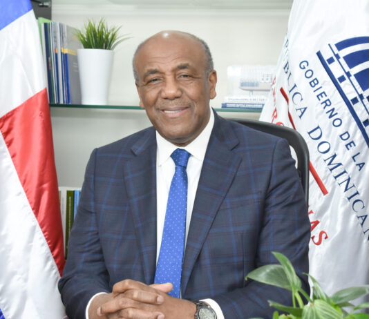 Ministro de Energía y Minas destaca mejorías alcanzadas en el sector eléctrico