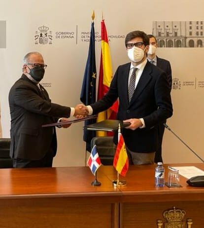 Autoridades de aviación civil dominicana y española suscriben firma definitiva al acuerdo de transporte aéreo