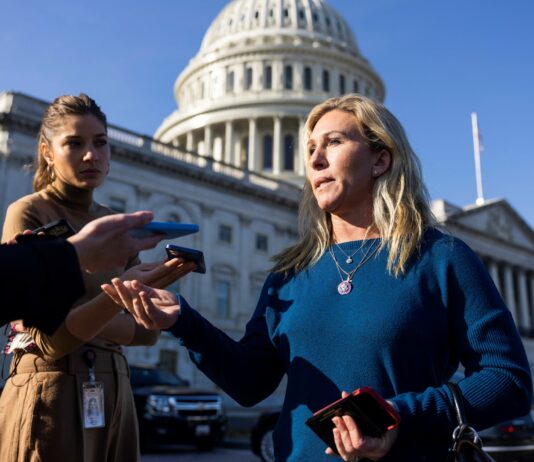 Twitter suspende la cuenta personal de la congresista republicana Marjorie Taylor Greene