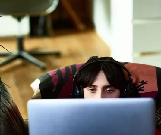 Netflix reporta la pérdida de casi 1 millón de suscriptores y anuncia un cobro extra en 5 países de América Latina por cuentas compartidas