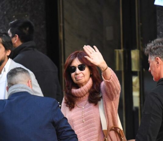 La vicepresidenta argentina sale ilesa tras un fallido intento de asesinato