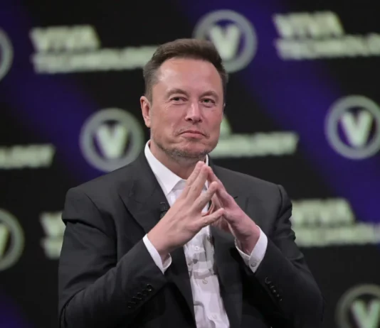 Elon Musk contrata a su trabajador más joven para una importante misión: un ingeniero de tan solo 14 años acabado de graduar