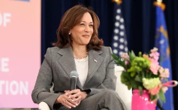 James Murdoch, Mark Cuban y decenas de otros líderes empresariales apoyan a Kamala Harris para la presidencia